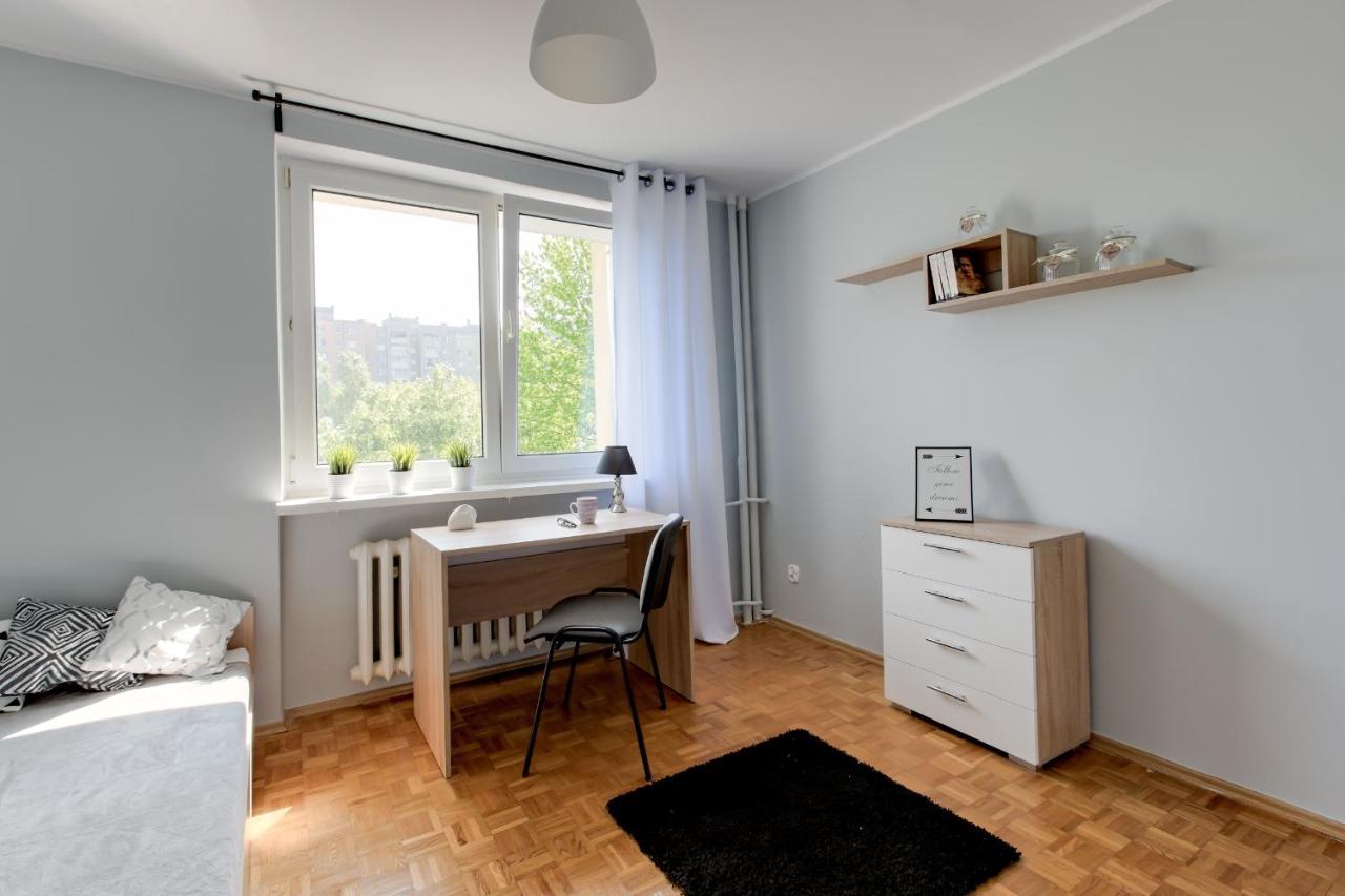 Krzywon 8 Rooms Warsaw Exterior photo